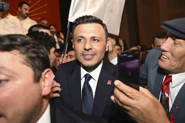 1696918902466.jpeg Fondaş medyadan CHP İstanbul İl Kongresi eleştirisi: Kişisel çıkarları peşinde koşan bu tiplerin memlekete yararı olmaz-4