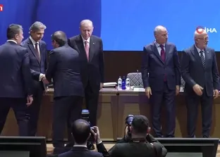 AK Parti MKYK öncesi rozet mesaisi!