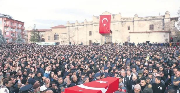 Şehitlere gözyaşlarıyla veda
