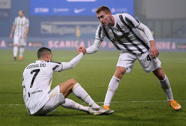 cristiano-ronaldo-760-golle-futbol-tarihinin-en-golcu-ismi-oldu-1611183138379.jpg Cristiano Ronaldo, 760 golle futbol tarihinin en golcü ismi oldu-1