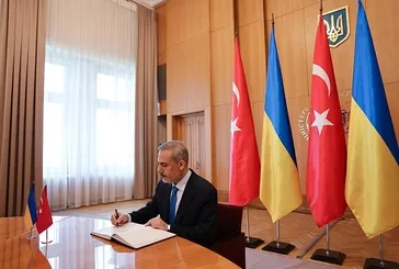 Bakan Fidan'dan Ukrayna'da İstanbul mesajı: Trump, Putin ve Zelenskiy Sayın Erdoğan'ın ev sahipliğinde görüşebilir | Kremlin: 2 Haziran'da geliyoruz