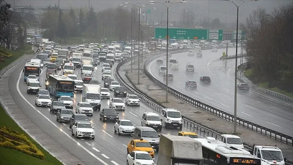 Son dakika: İstanbul'da yağmur trafiği! Trafik yoğunluğu yüzde 74 oldu-4