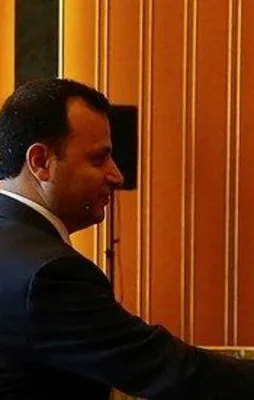 Hürriyet yazarı fena büküldü