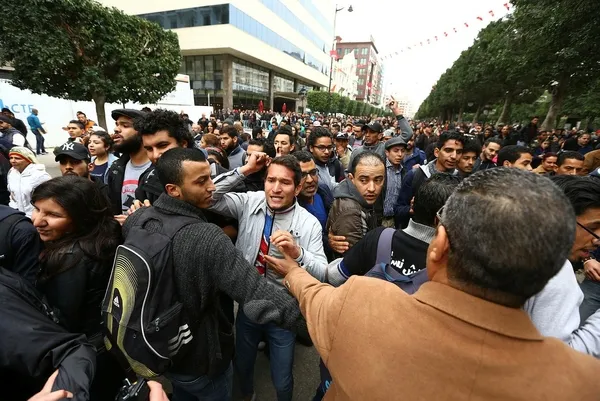 Tunus'ta protesto gösterileri-4