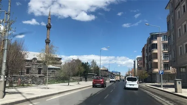 Kars'ta akılalmaz olay! Koronavirüs vakası işte böyle artmış! Boğa kesip yemeğe davet etmiş...-3