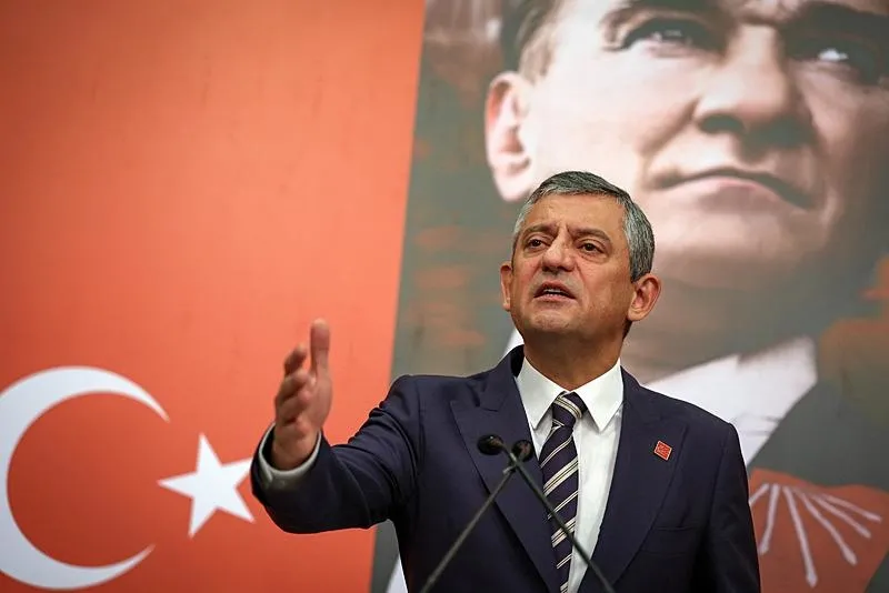 CHP Genel Başkanı Özgür Özel, partisinin Abant'ta düzenlediği TBMM Grubu Çalışma ve Değerlendirme Toplantısı'na katılarak konuşma yaptı. (AA)