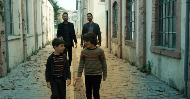 Kimse Bilmez 24. son bölümde Keremcem ve Burak Serdar Şanal'ın Barış Manço düeti geceye damga vurdu!