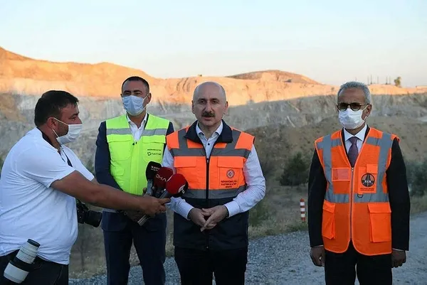 Ulaştırma ve Altyapı Bakanı Adil Karaismailoğlu: "Ankara ve Sivas'taki vatandaşlarımızı hızlı tren konforu ile tanıştırmış olacağız”-2