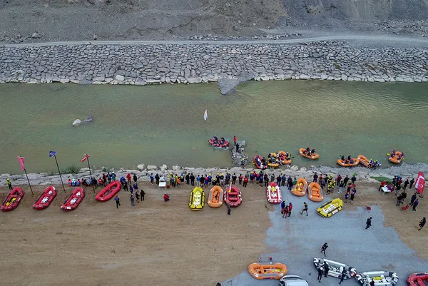 terorden-temizlenen-hakkarideki-zap-vadisinde-40-sehirden-450-sporcu-bulustu-1603787707823.jpg Terörden temizlenen Hakkari'deki Zap Vadisi'nde 40 şehirden 450 sporcu buluştu-3