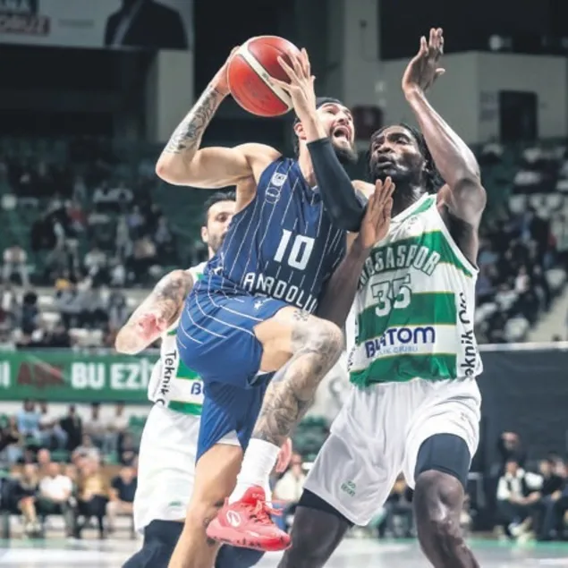 Anadolu Efes güle oynaya