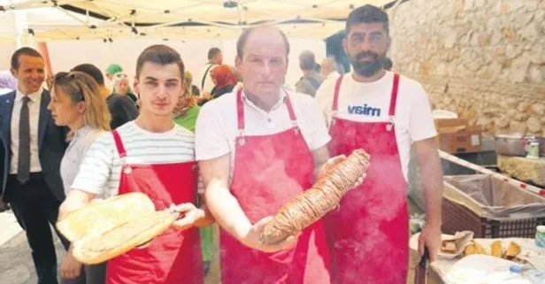 Yunanistan şimdi de kokoreçin yakasına yapıştı! ’Kokoretsi’yi adlı bir yemek yaptı