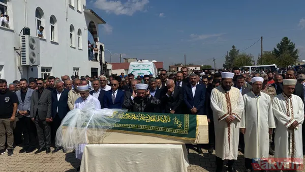 Narin Güran ağıtlarla son yolculuğuna uğurlandı! Minik bedeni bu mezara defnedildi | Yürek burkan 'gelinlik' detayı - 21
