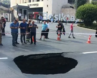 Dolmabahçe’de yol çöktü