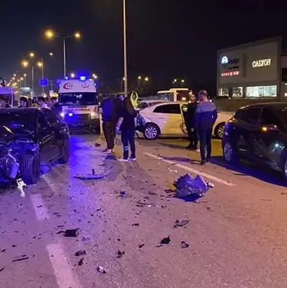 Araçlar birbirine girdi