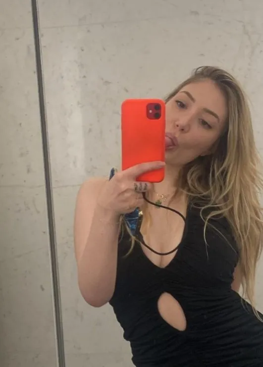 Mehmet Ali Erbil'in kızı Yasmin Erbil'den gelen o görüntü olay: "Tuvalet bu tuvalet sanki mankenlik teklifi gelecek"-7