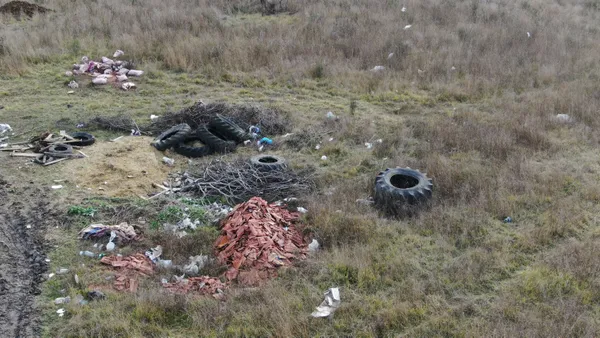 istanbulu-kuraklikla-birlikte-bekleyen-tehlike-gol-havzasi-kacak-dolum-sahasi-oldu-1609745837290.jpg İstanbul'u kuraklıkla birlikte bekleyen tehlike! Göl havzası kaçak dolum sahası oldu-2