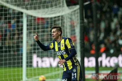 Son dakika spor haberleri: Fenerbahçe golcüsünü buldu! İmzalar atıldı