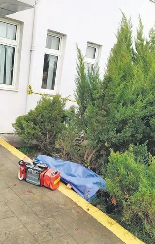 Akademisyen üniversitede intihar etti