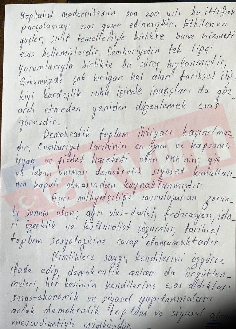iste-pkk-elebasi-abdullah-ocalanin-mektubu-tum-gruplar-silah-birakmali-ve-pkk-kendini-feshetmelidir-1740668148853.jpeg