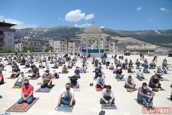 Koronavirüs sonrası ilk cuma namazı! Türkiye'nin dört bir yanından görüntüler geldi - 29