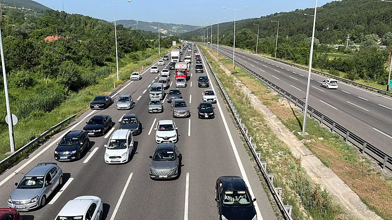 Akın akın gidiyorlar! Kurban Bayramı trafiği böyle görüntülendi | HARİTALI YOL DURUMU - 36