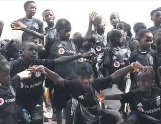 Nijerli çocuklara Beşiktaş forması