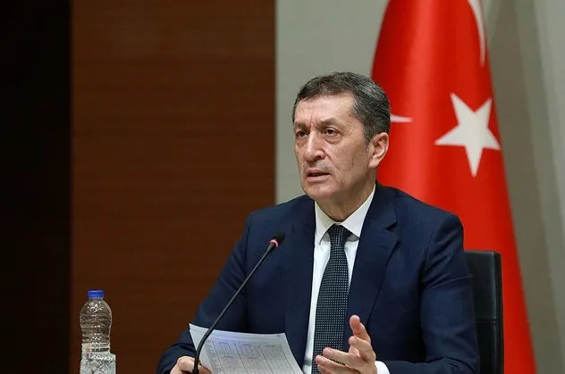 Son dakika: Milli Eğitim Bakanı Ziya Selçuk açıkladı: Uzaktan eğitim 31 Mayıs'a kadar devam edecek