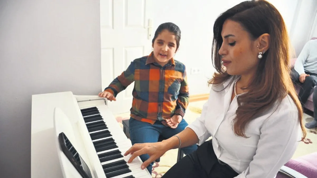 8 yaşındaki görme engelli Çınar: 3 bestem var