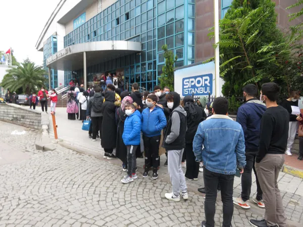 tarih-bunu-yazar-2021-yilinda-chp-donemi-istanbulu-istanbulkart-icin-yagmur-altinda-kuyruk-1633250917034.jpg Tarih bunu yazar! 2021 yılında CHP dönemi İstanbulu: İstanbulkart için yağmur altında kuyruk-7