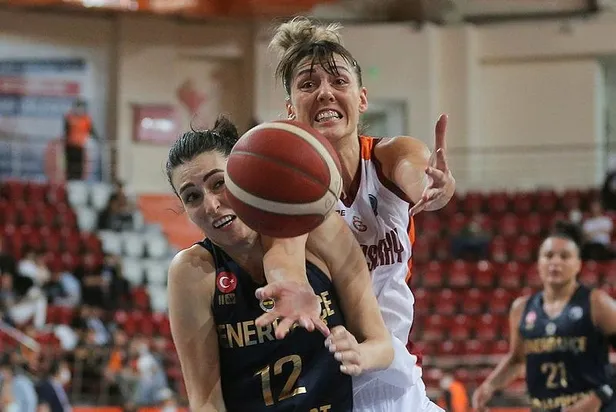 kadinlar-euroleaguede-fenerbahce-galatasaraya-fark-atti-1633553272182.jpeg Kadınlar Euroleague'de Fenerbahçe Galatasaray'a fark attı!-3