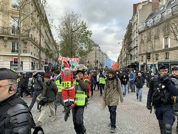 Eylemcilerden Macron'a 1 hafta süre! "Eğer geri çekilmezseniz..."-2