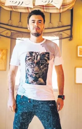 Mustafa Ceceli ters köşe yaptı