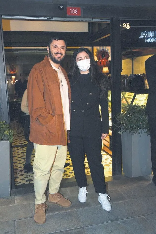 irakta-ilk-kez-uluslararasi-kadin-sanatci-olarak-konser-veren-bulent-ersoya-koruma-ordusu-1646075276058.jpeg Irak'ta ilk kez uluslararası kadın sanatçı olarak konser veren Bülent Ersoy'a koruma ordusu-6