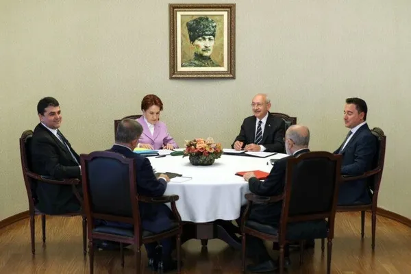 chpnin-fonladigi-halk-tvde-kemal-kilicdaroglu-yerden-yere-vuruldu-son-anket-sonuclarini-acikladilar-erdogan-ka-1666728799993.jpeg CHP'nin fonladığı Halk TV'de Kemal Kılıçdaroğlu yerden yere vuruldu! Son anket sonuçlarını açıkladılar: Erdoğan kazanır diyen...-2