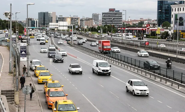 30-nisan-istanbul-trafige-kapali-yollar-hangileri-istanbul-yari-maratonu-nedeniyle-hangi-yollar-trafige-kapati-1682841358694.jpg 30 Nisan İstanbul trafiğe kapalı yollar hangileri? İstanbul Yarı Maratonu nedeniyle hangi yollar trafiğe kapatıldı, ne zaman açılacak? Alternatif güzergahlar...-4