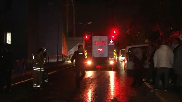 hareketli-dakikalar-avcilar-kaymakamliginda-yangin-1633029822319.jpeg Hareketli dakikalar! Avcılar Kaymakamlığında yangın...-2