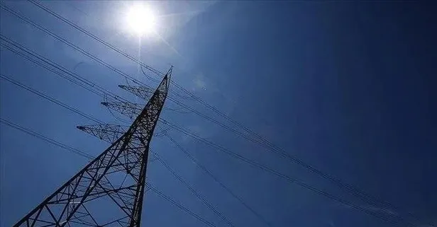 Türkiye genelinde elektrik kesintileri yaşanıyor! Açıklama geldi nedeni belli oldu
