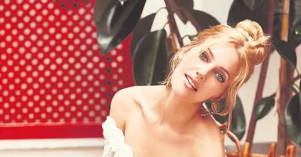 Meryem Uzerli telefonundaki uygulama ile erkek kılığına girdi! "Tanışmak isteyen kızlar, mesaj atsın"