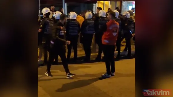 Maçın Ardından Fenerbahçe Taraftarı Stat Çevresinde Toplandı Ve Ali Koç'u İstifaya Davet Etti.