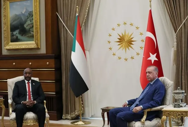 son-dakika-baskan-recep-tayyip-erdogan-sudan-egemenlik-konseyi-baskani-ile-gorustu-gelismeleri-yakindan-takip-1687886292330.jpeg Başkan Erdoğan'ın bayram diplomasisi sürüyor! Peş peşe kritik temaslar: Almanya, Katar, BAE, Azerbaycan, İran...-2