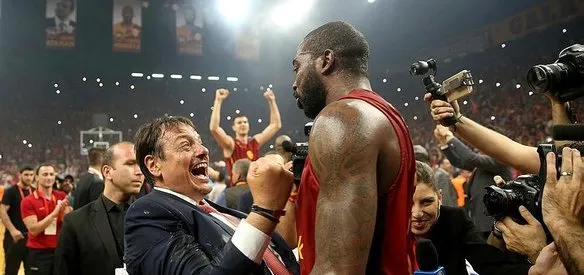 Galatasaray Odeabank Erkek Basketbol Takımı, ULEB Avrupa Kupası finali rövanş karşılaşmasında Fransa'nın Strazburg ekibini 78-67 yenerek şampiyon oldu