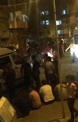 Evinin önünde tüfekle vurularak öldürüldü