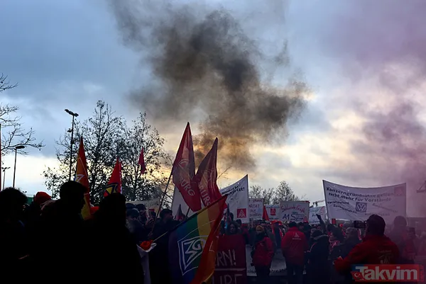 Alman otomotiv devi Volkswagen iflasın eşiğinde! Çalışanlar isyanda: Tabutunu kaldırdılar - 16