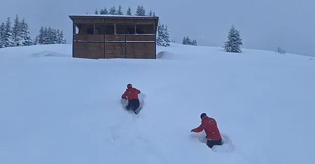 Ordu’da karda mahsur kalan 4 kişiden haber alınamıyor! Valilik açıkladı: "Kayıp vatandaşlarımızı kurtarma faaliyetleri sürüyor"