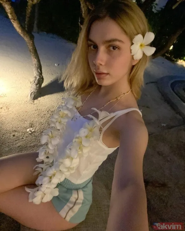 Aleyna Tilki bikinisi ve file çorabıyla paylaştı! Tepkilerin ardı arkası kesilmedi ‘Don sütyen çıkmayan bir sen kalmıştın’ - 8