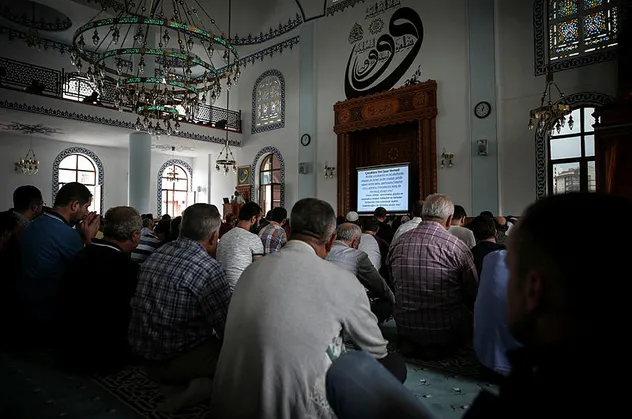 28 Eylül cuma saat kaçta kılınacak? İstanbul Ankara il il cuma namazı saatleri