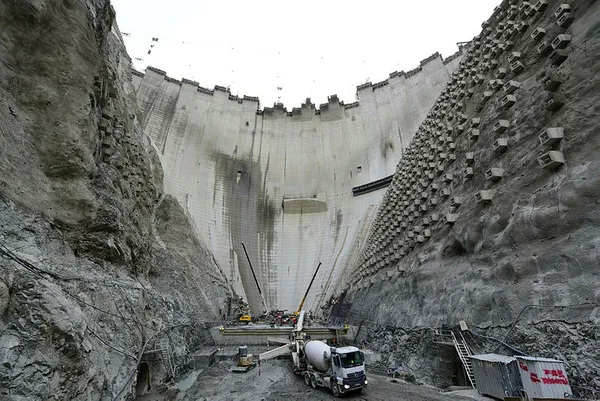 Son dakika: Tamamlandığında Türkiye'nin en büyüğü olacak! Yusufeli Barajı'nda son 10 metre!-4