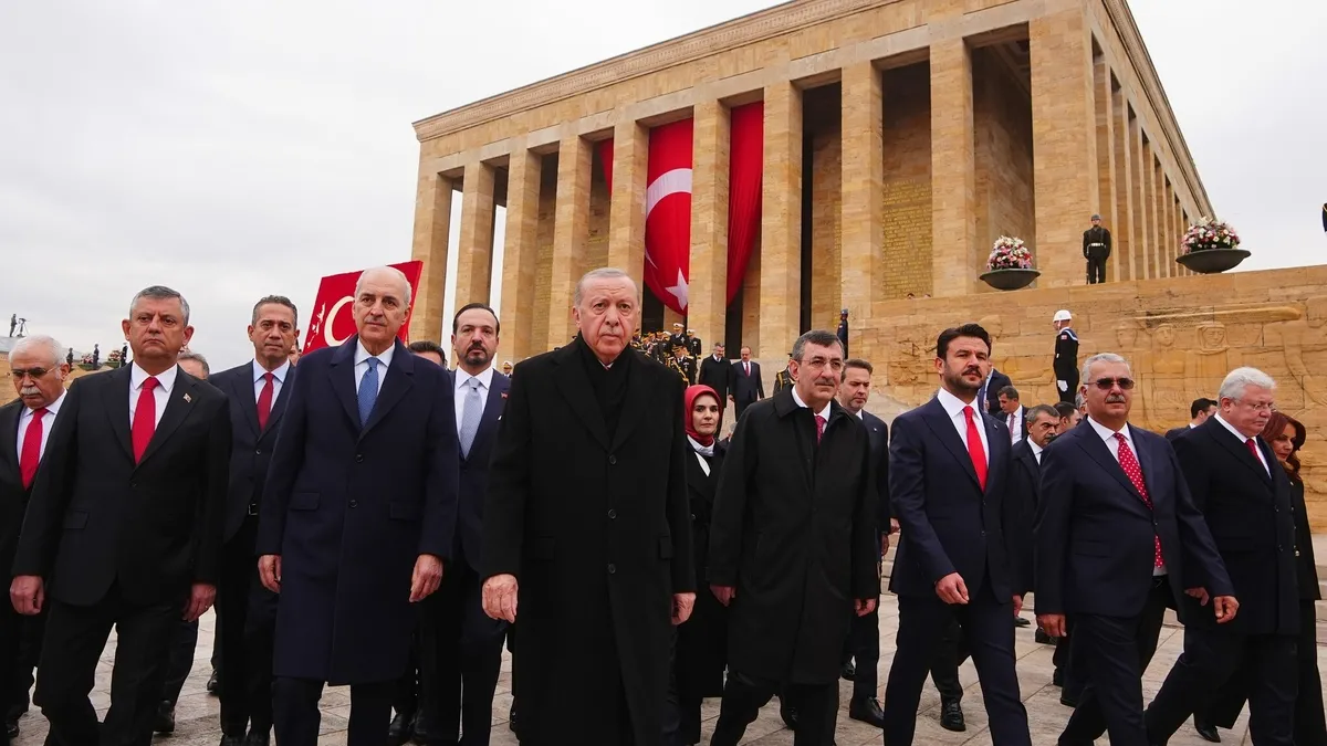 Başkan Erdoğan'dan Anıtkabir'de 29 Ekim mesajı: Milli davamız Türkiye Yüzyılı