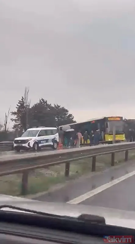 Büyükçekmece'de İETT otobüsünün kayarak yoldan çıktı! O anlar kamerada - 6
