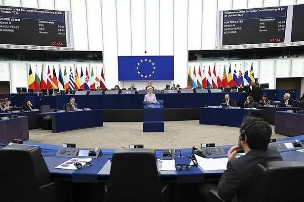 AB üyesi 27 ülkenin lideri doğal gaza tavan fiyat getirilmesinde uzlaşamadı-8